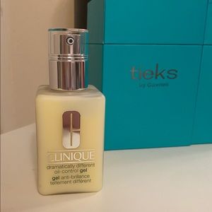 Clinique Dramatically Different Oil-Control Gel